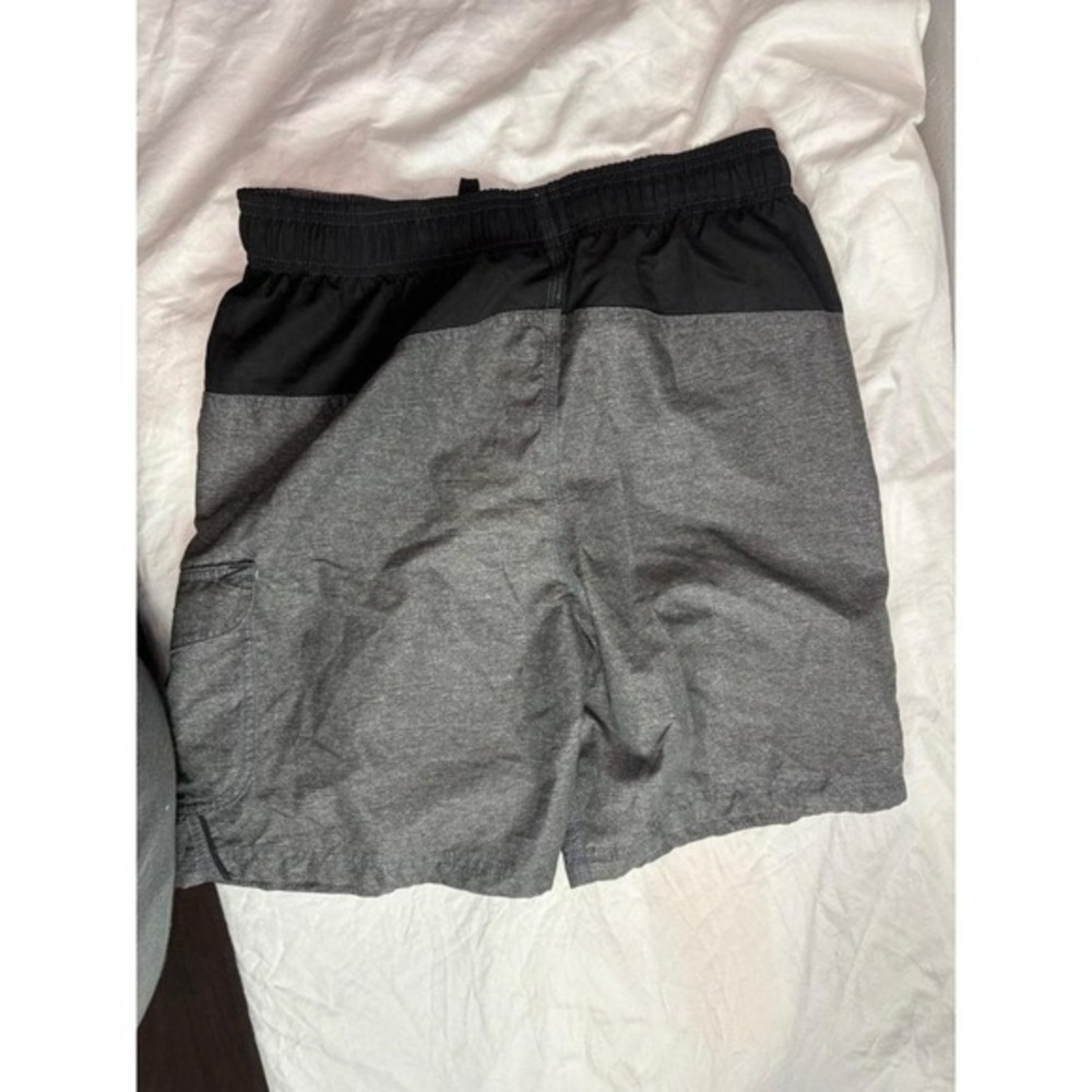 Black and grey Speedo men's swim trunks size medium - Picture 7 of 7